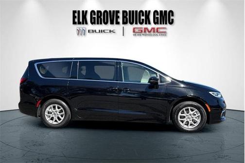 2024 Chrysler Pacifica Touring-L