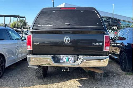 Brilliant Black Crystal Pearlcoat 2017 RAM 3500 Laramie