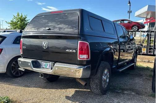 Brilliant Black Crystal Pearlcoat 2017 RAM 3500 Laramie