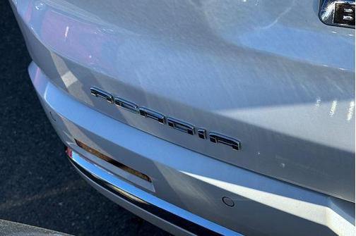 White Frost Tri-Coat 2023 GMC Acadia Denali