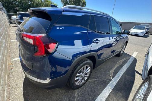 Marine Metallic 2023 GMC Terrain SLT