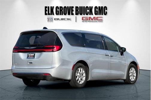 2024 Chrysler Pacifica Touring-L