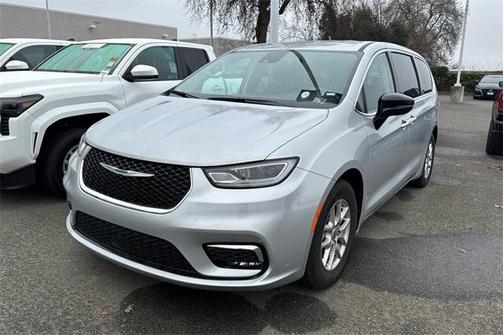 2024 Chrysler Pacifica Touring-L