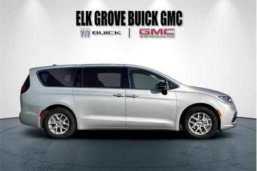 2024 Chrysler Pacifica Touring-L