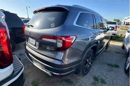 Modern Steel Metallic 2019 Honda Pilot Elite