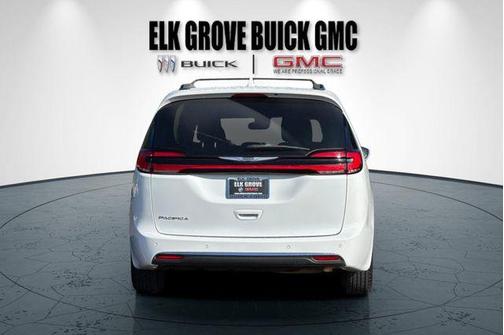 Bright White Clearcoat 2022 Chrysler Pacifica Touring-L