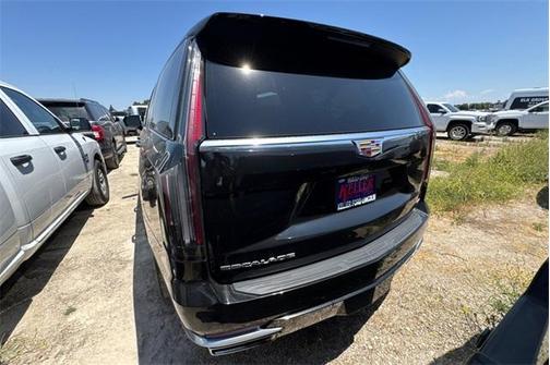 2023 Cadillac Escalade ESV Premium Luxury