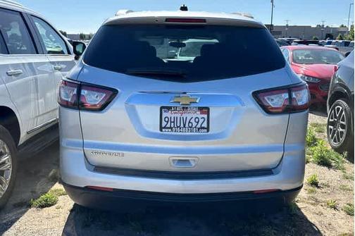 Silver Ice Metallic 2017 Chevrolet Traverse LS