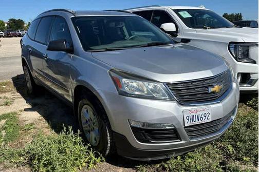 Silver Ice Metallic 2017 Chevrolet Traverse LS
