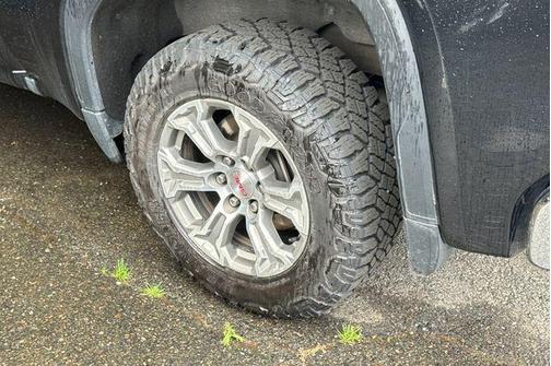 Onyx Black 2024 GMC Sierra 1500 SLT