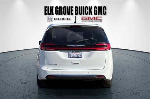 2023 Chrysler Pacifica Touring-L