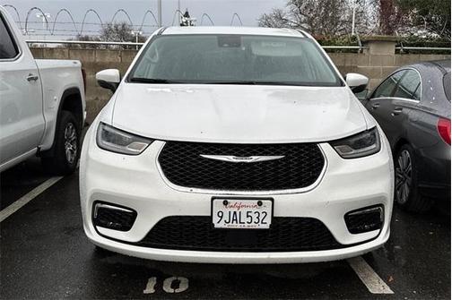 2023 Chrysler Pacifica Touring-L