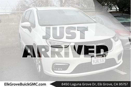 2023 Chrysler Pacifica Touring-L