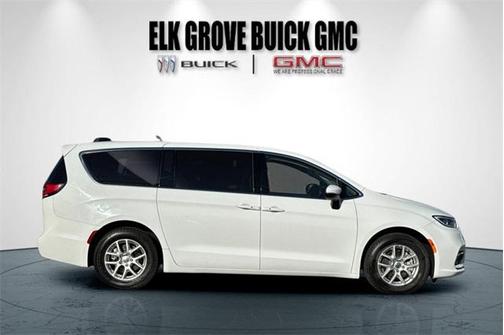 2023 Chrysler Pacifica Touring-L