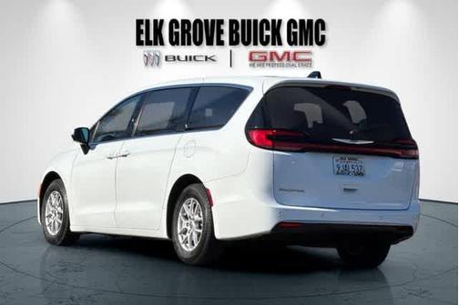 2023 Chrysler Pacifica Touring-L