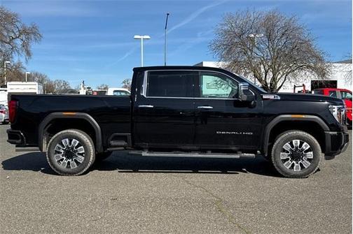 2025 GMC Sierra 2500 Denali