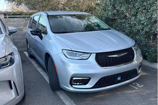 2024 Chrysler Pacifica Touring-L