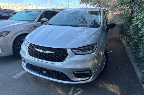 2024 Chrysler Pacifica Touring-L