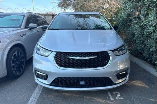 2024 Chrysler Pacifica Touring-L