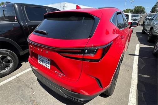 2022 Lexus NX 450h+ Luxury