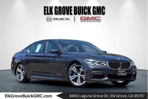 Singapore Gray Metallic 2019 BMW 750 i