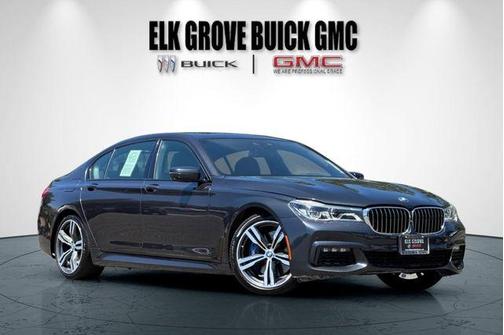 Singapore Gray Metallic 2019 BMW 750 i