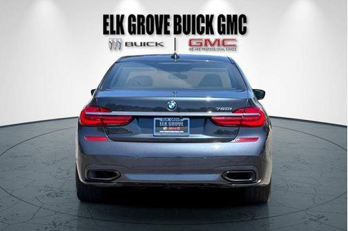 Singapore Gray Metallic 2019 BMW 750 i