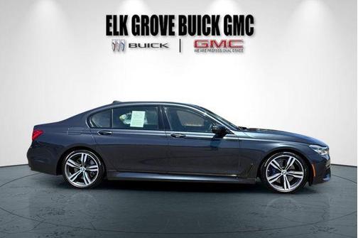 Singapore Gray Metallic 2019 BMW 750 i