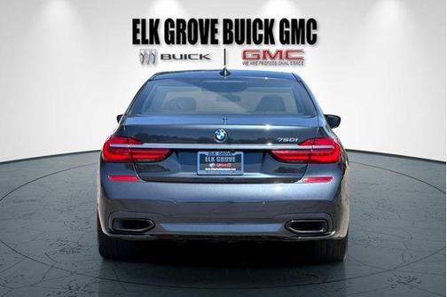 Singapore Gray Metallic 2019 BMW 750 i