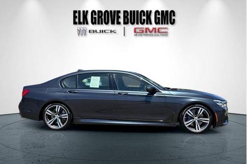 Singapore Gray Metallic 2019 BMW 750 i