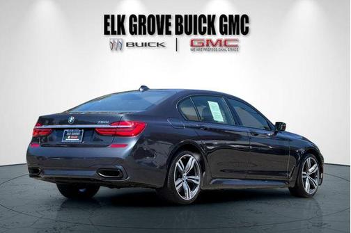 Singapore Gray Metallic 2019 BMW 750 i