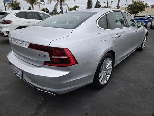 2018 Volvo S90 T6 Momentum