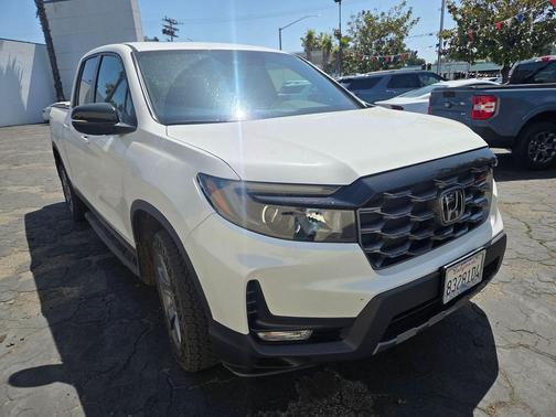 Platinum White Pearl 2025 Honda Ridgeline TrailSport