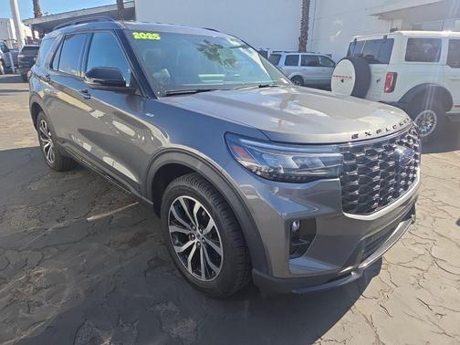 Carbonized Gray Metallic 2025 Ford Explorer ST-Line