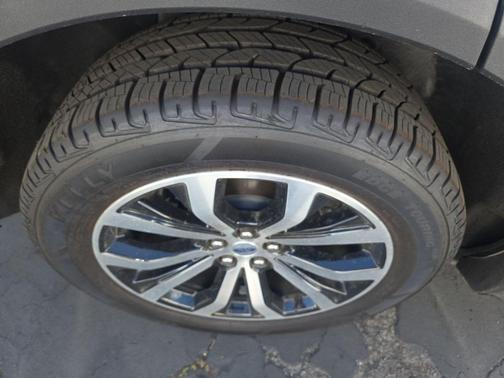 Carbonized Gray Metallic 2025 Ford Explorer ST-Line