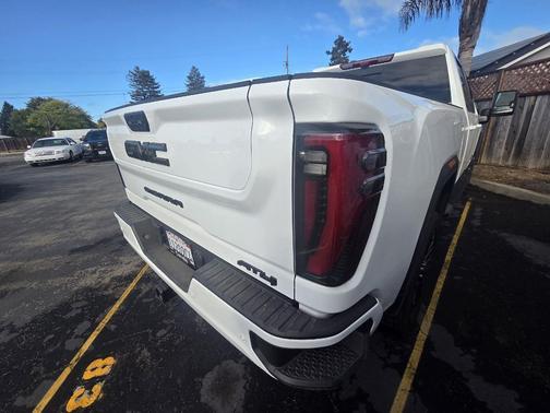 2025 GMC Sierra 2500 AT4