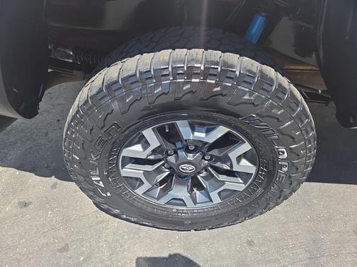 Super White 2017 Toyota Tacoma TRD Off Road