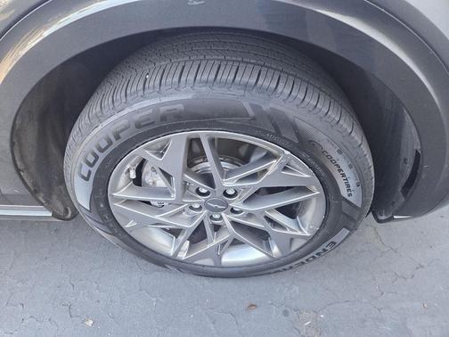 2024 Genesis GV70 2.5T AWD