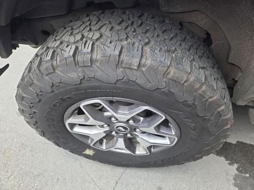 Carbonized Gray Metallic 2023 Ford Bronco Badlands