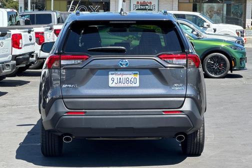 2023 Toyota RAV4 Hybrid XLE Premium