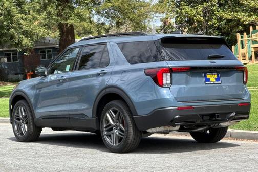 Vapor Blue Metallic 2026 Ford Explorer ST-Line