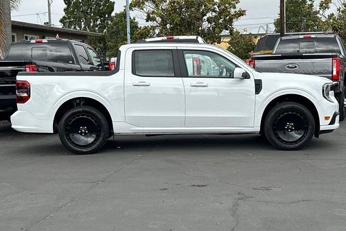 2025 Ford Maverick Lobo Standard