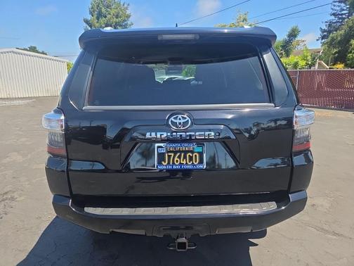 Midnight Black Metallic 2016 Toyota 4Runner SR5