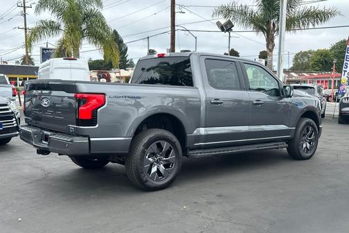 2025 Ford F-150 Lightning Flash