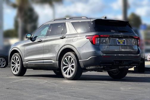 Carbonized Gray Metallic 2026 Ford Explorer ST-Line
