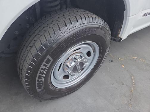 Oxford White 2021 Ford F-250 XL