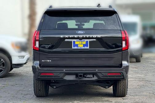 Dark Matter Gray Metallic 2026 Ford Expedition Active