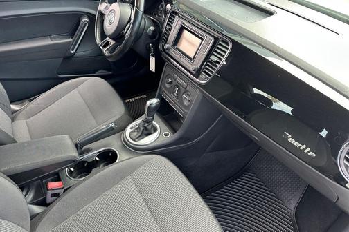 2018 Volkswagen Beetle 2.0T S