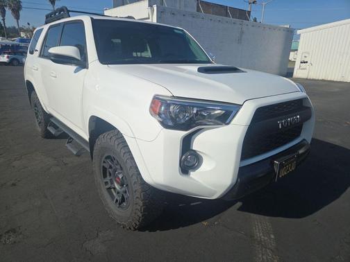 Super White 2019 Toyota 4Runner TRD Pro