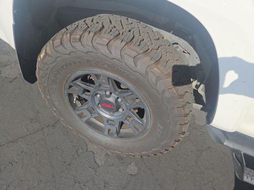 Super White 2019 Toyota 4Runner TRD Pro